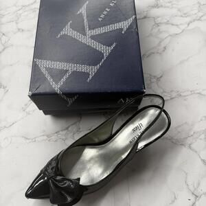 New in box Ann Klein black patent leather kitten heels